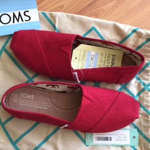Toms Classic Alpargata Solid Canvas Slip-on Flats